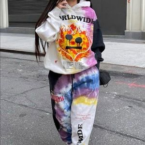 This is a two piece set in a xxl, got wrong size.